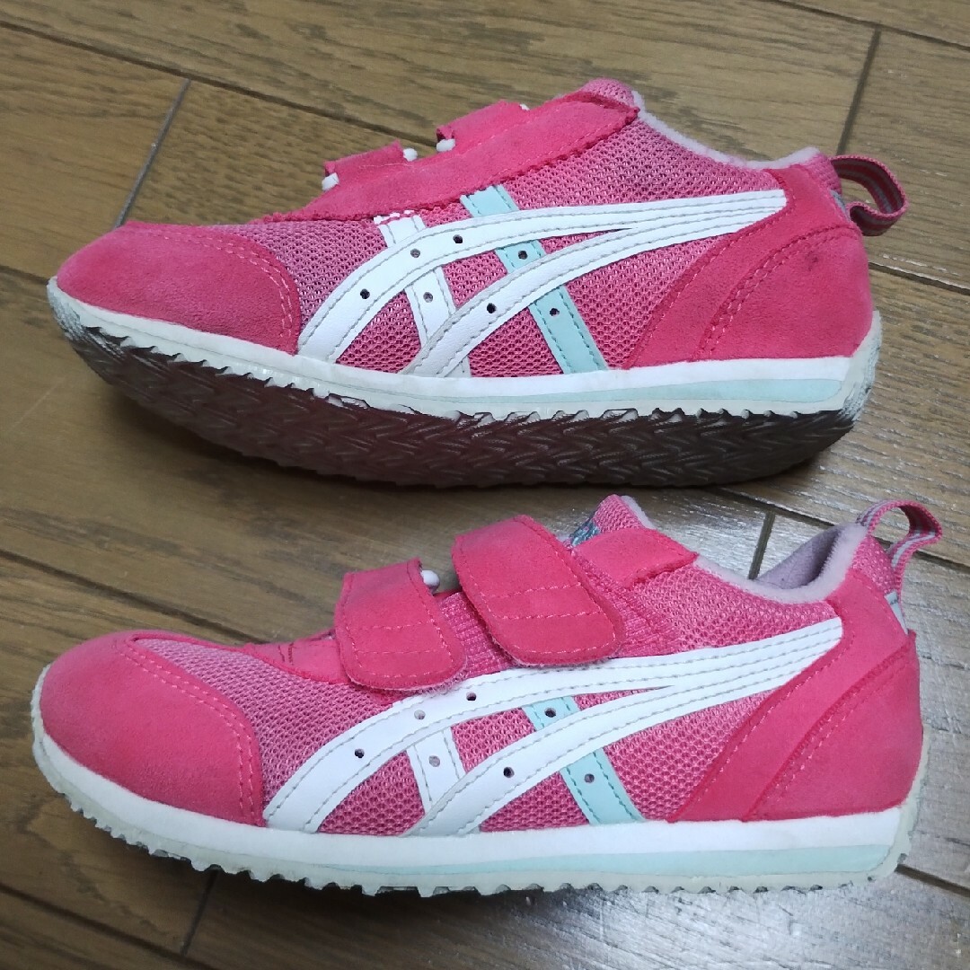 asics(アシックス)の【asics】スニーカー 18cm ピンク キッズ/ベビー/マタニティのキッズ靴/シューズ(15cm~)(スニーカー)の商品写真