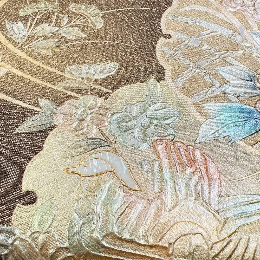 金彩に螺鈿細工 雪輪模様に花鳥 着物 113w 金彩に螺鈿細工 雪輪模様に花鳥 着物 113w