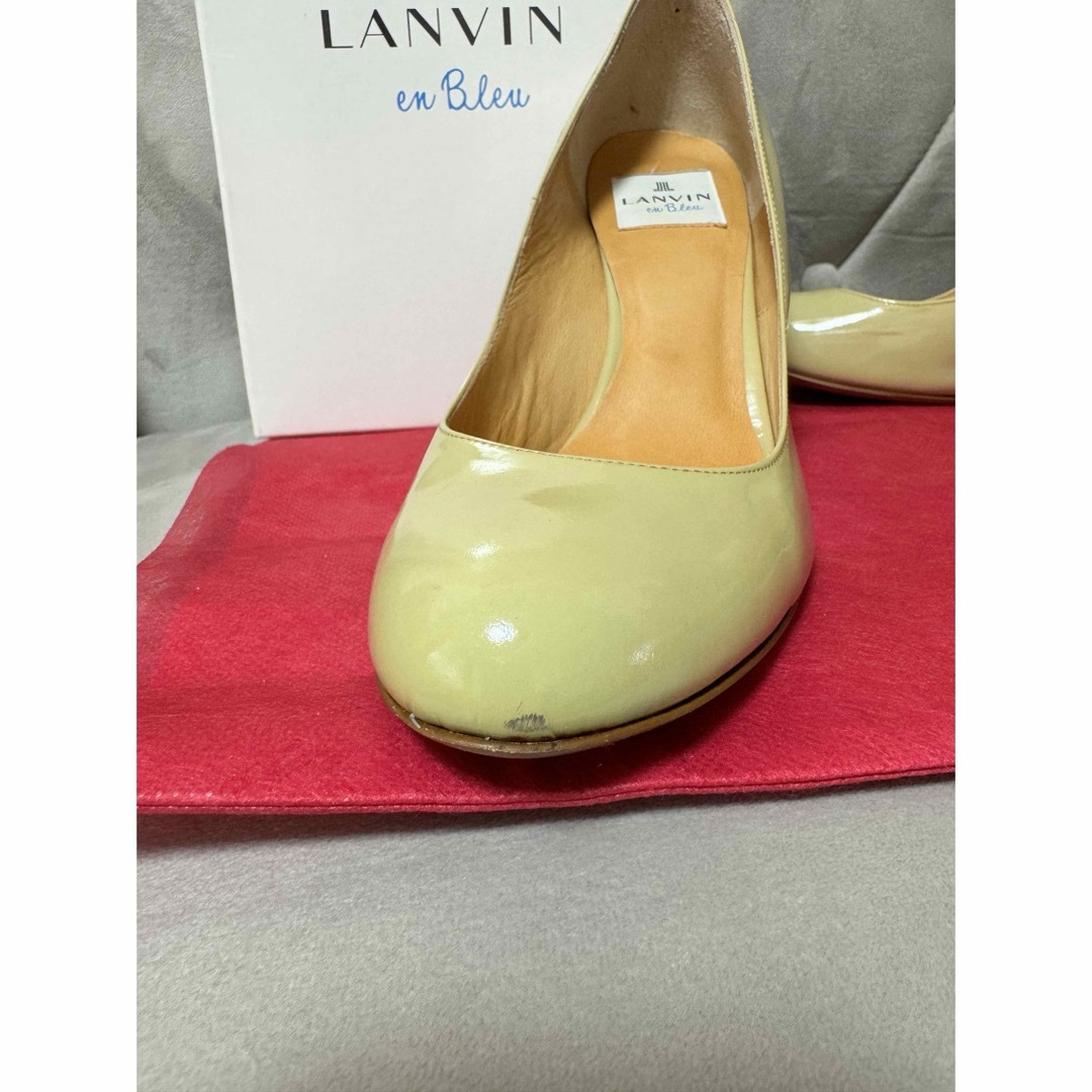 LANVIN en Bleu(ランバンオンブルー)のランバンオンブルー　パテントパンプス エナメルパンプス レディースの靴/シューズ(ハイヒール/パンプス)の商品写真