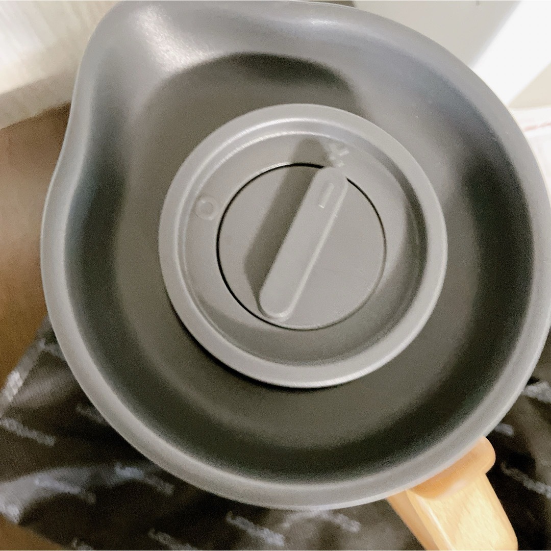 Stelton(ステルトン)のステルトン　エマ　バキューム　ジャグ　グレー　魔法瓶　おしゃれ　卓上 インテリア/住まい/日用品のキッチン/食器(テーブル用品)の商品写真