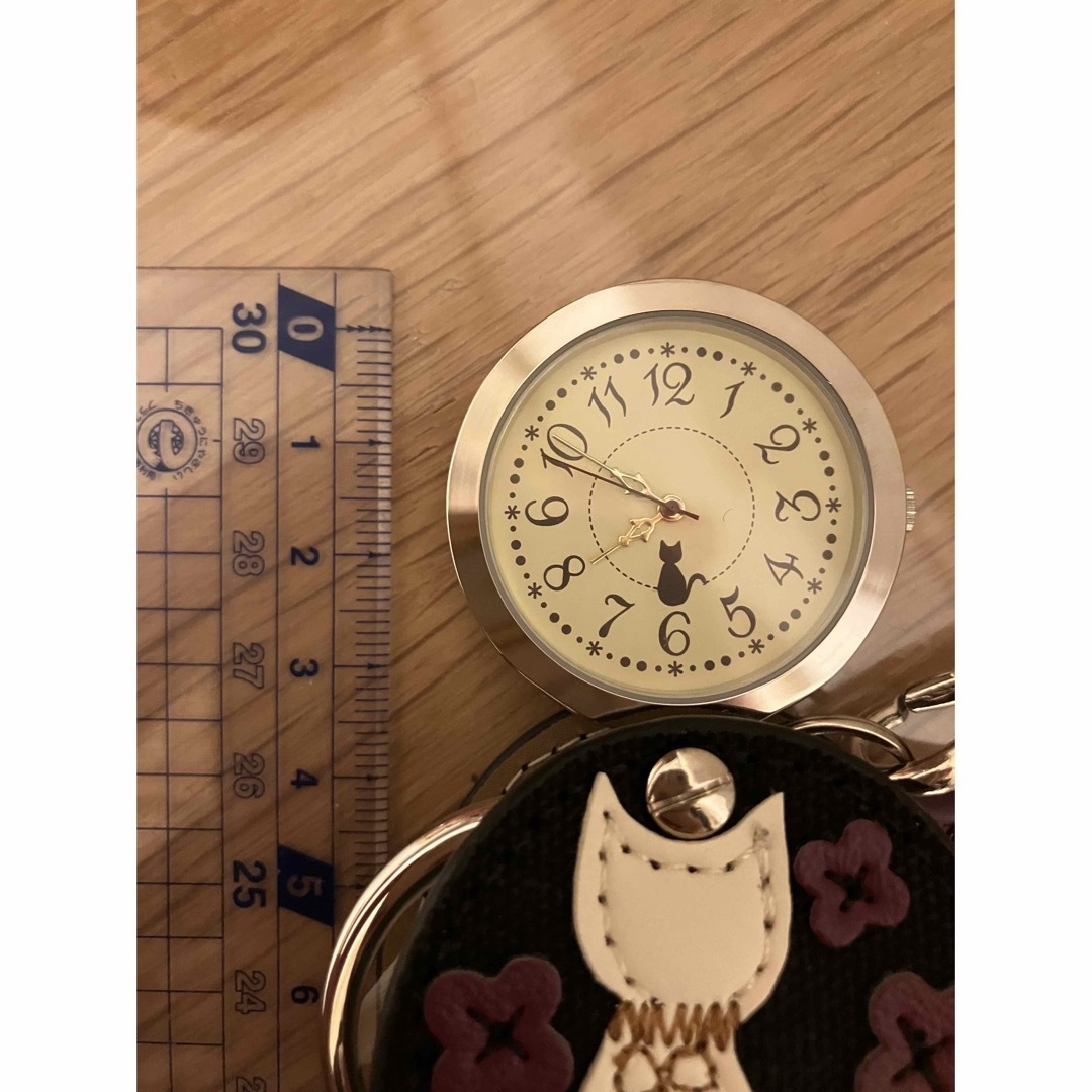 懐中時計　猫　ルーペ付き レディースのファッション小物(腕時計)の商品写真