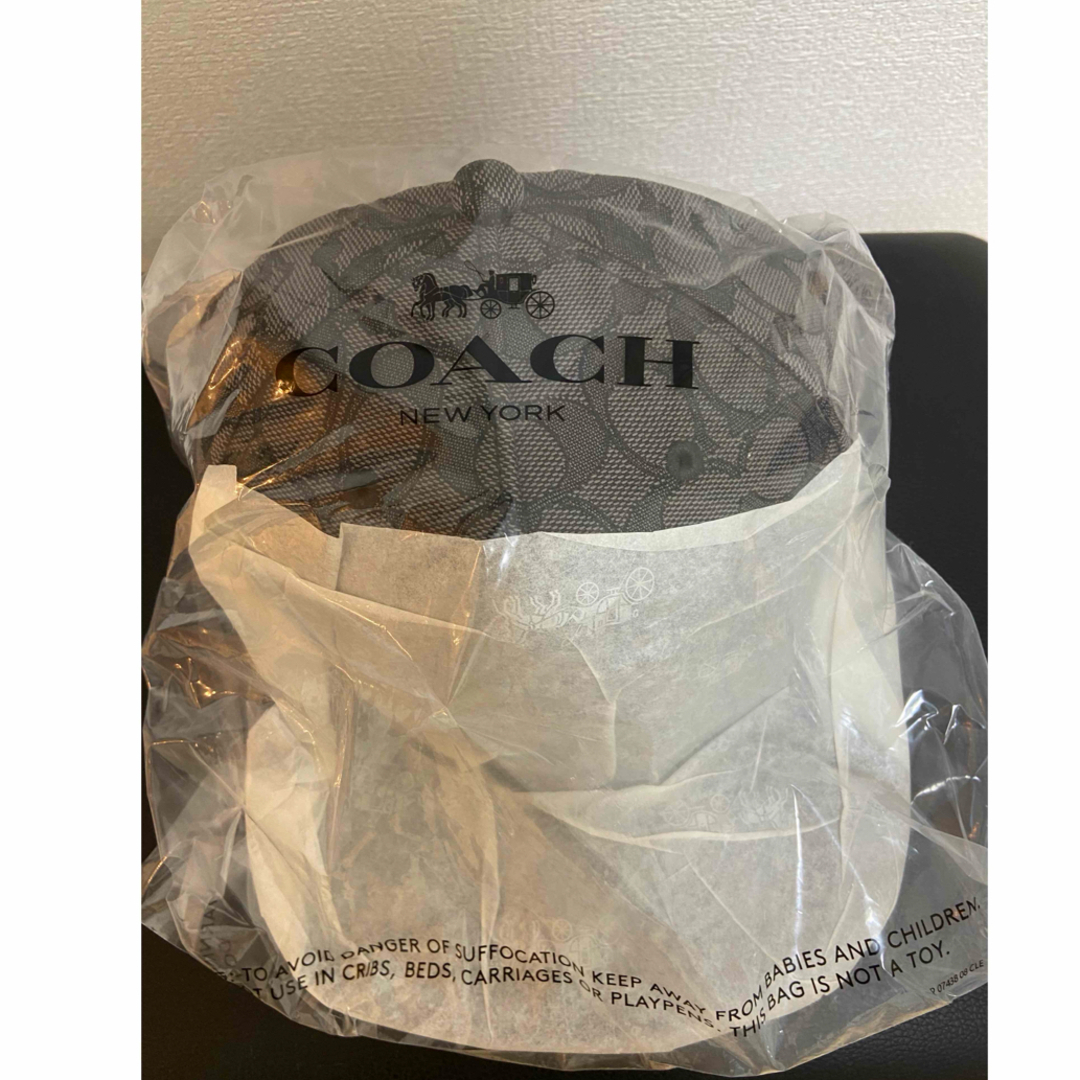 COACH(コーチ)のコーチ　キャップ Signature Flat Brim Cap Hat レディースの帽子(キャップ)の商品写真