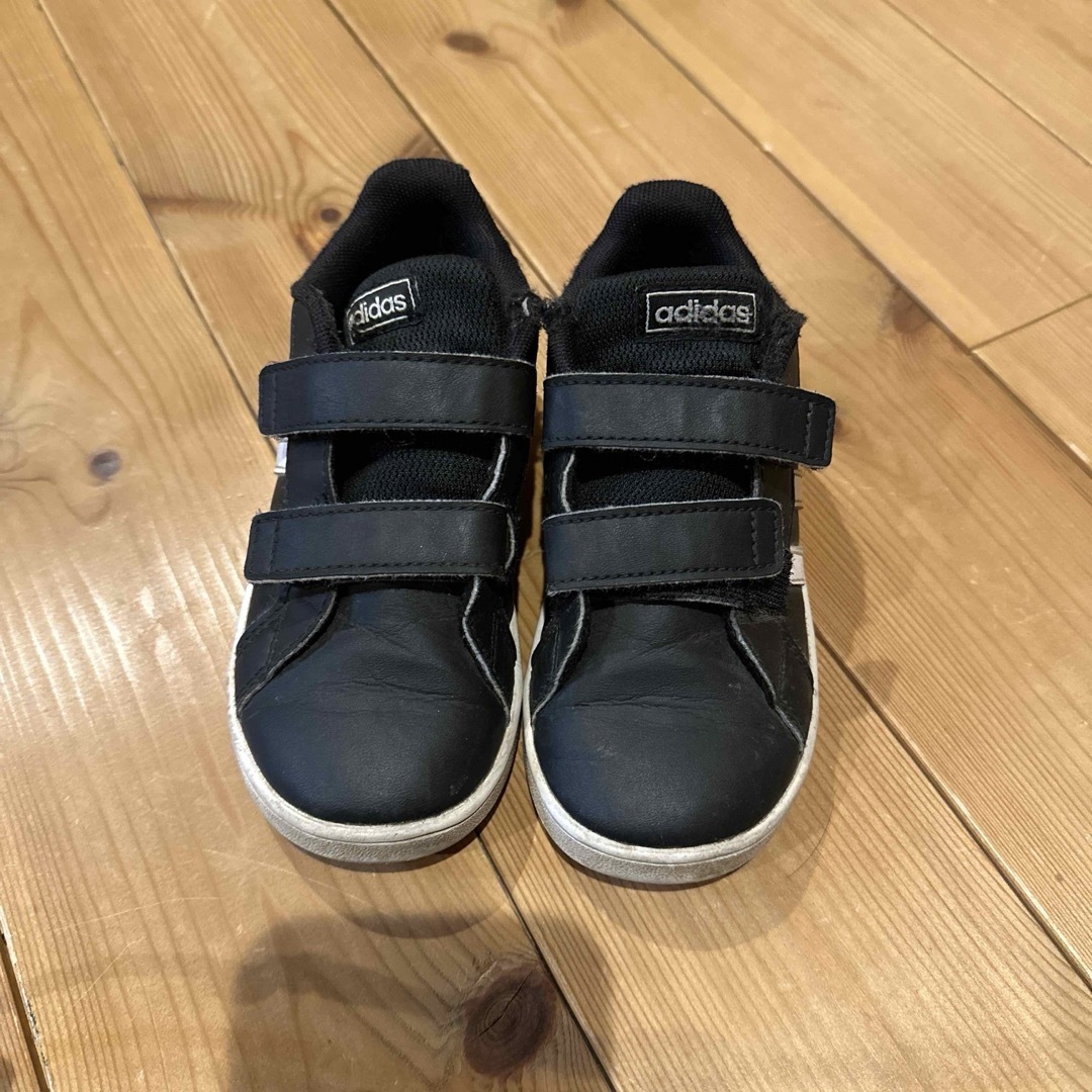 adidas(アディダス)のadidasアディダス☆スニーカー キッズ/ベビー/マタニティのキッズ靴/シューズ(15cm~)(スニーカー)の商品写真