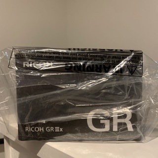 リコー(RICOH)の【新品未開封】RICOH コンパクトデジタルカメラ GR IIIX(コンパクトデジタルカメラ)