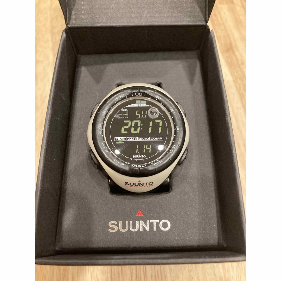 SUUNTO(スント)のSUUNTO VECTOR カーキ スント ベクター コア レガッタ コア メンズの時計(腕時計(デジタル))の商品写真