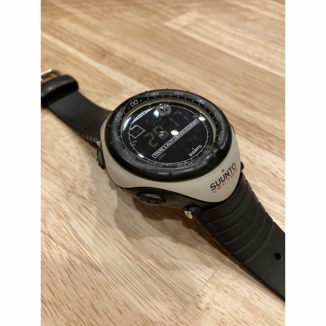 SUUNTO(スント)のSUUNTO VECTOR カーキ スント ベクター コア レガッタ コア メンズの時計(腕時計(デジタル))の商品写真