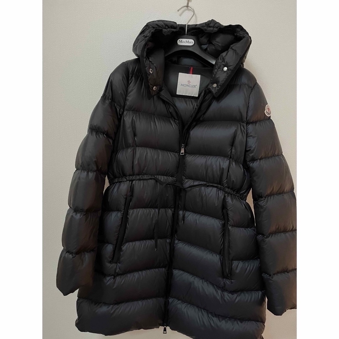 MONCLER(モンクレール)のモンクレール　ダウンコート　ブラック レディースのジャケット/アウター(ダウンコート)の商品写真