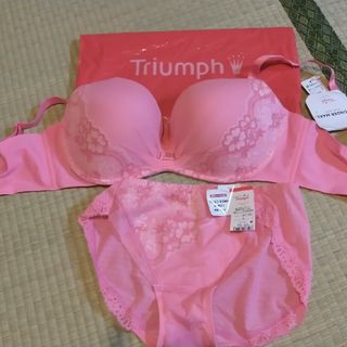 トリンプ(Triumph)のブラジャーとショーツ(ブラ&ショーツセット)