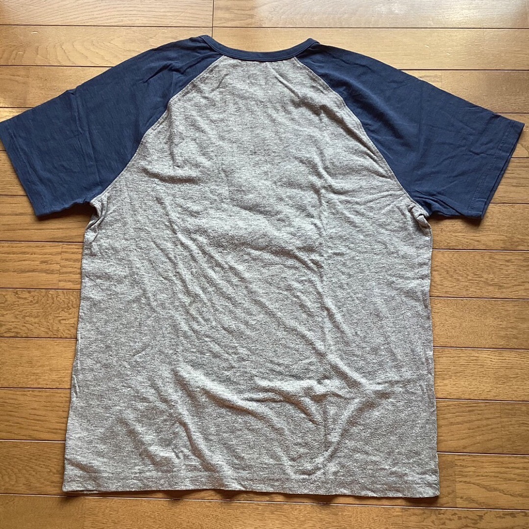 American Eagle(アメリカンイーグル)のアメリカンイーグル　メンズ　Tシャツ　US Lサイズ　グレー　アメリカで購入 メンズのトップス(Tシャツ/カットソー(半袖/袖なし))の商品写真