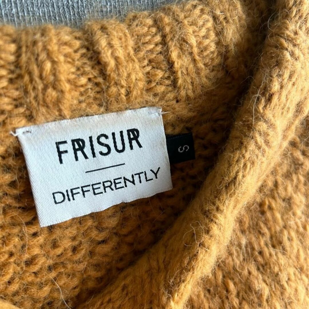DIFFERENTLY FRISUR　ニットニット/セーター