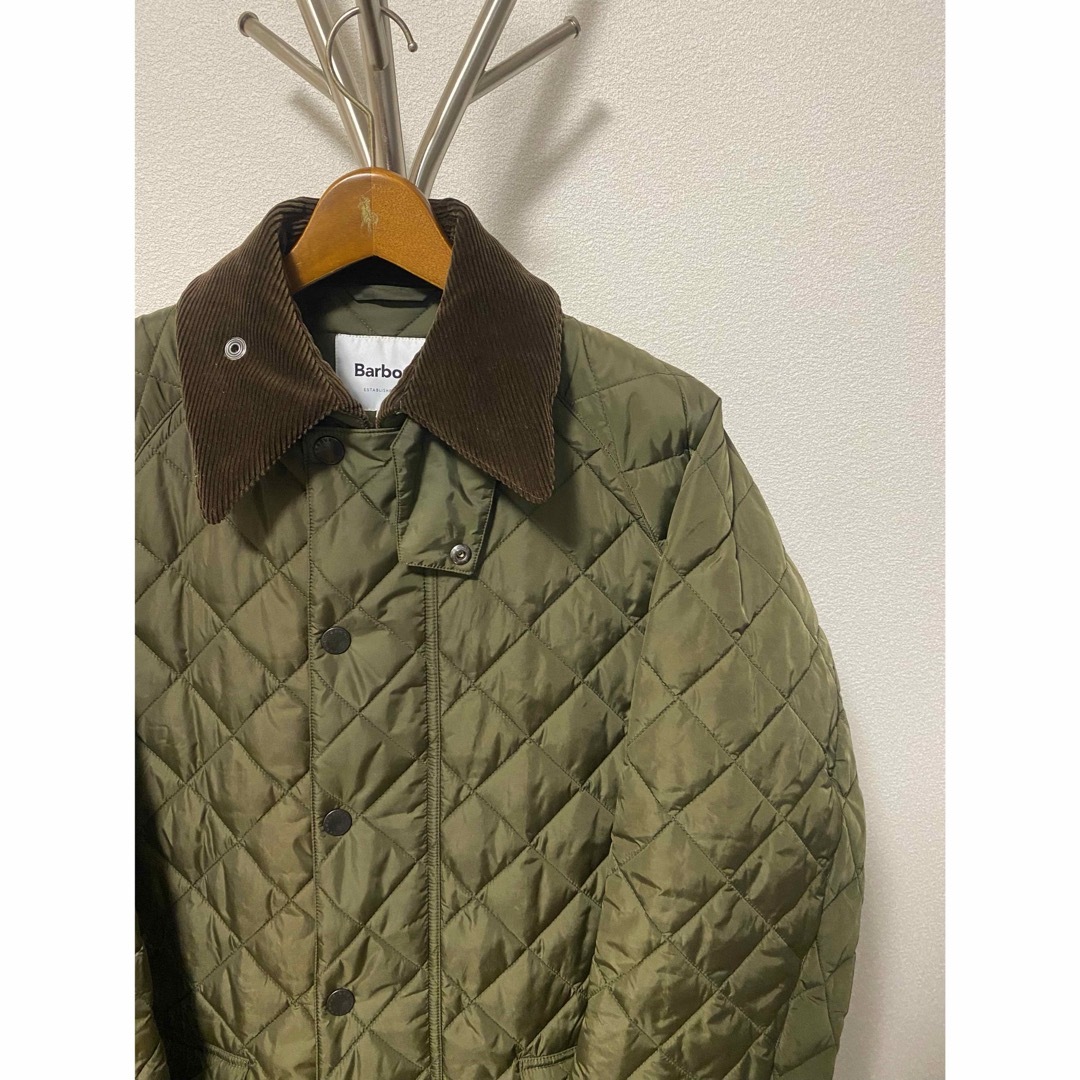 Barbour  36カーキロングコート定番のダークなカーキ色です