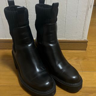 ザラ(ZARA)のひまわり様専用⭐︎ZARA★ヒールトラックソール アンクルブーツ37(ブーツ)