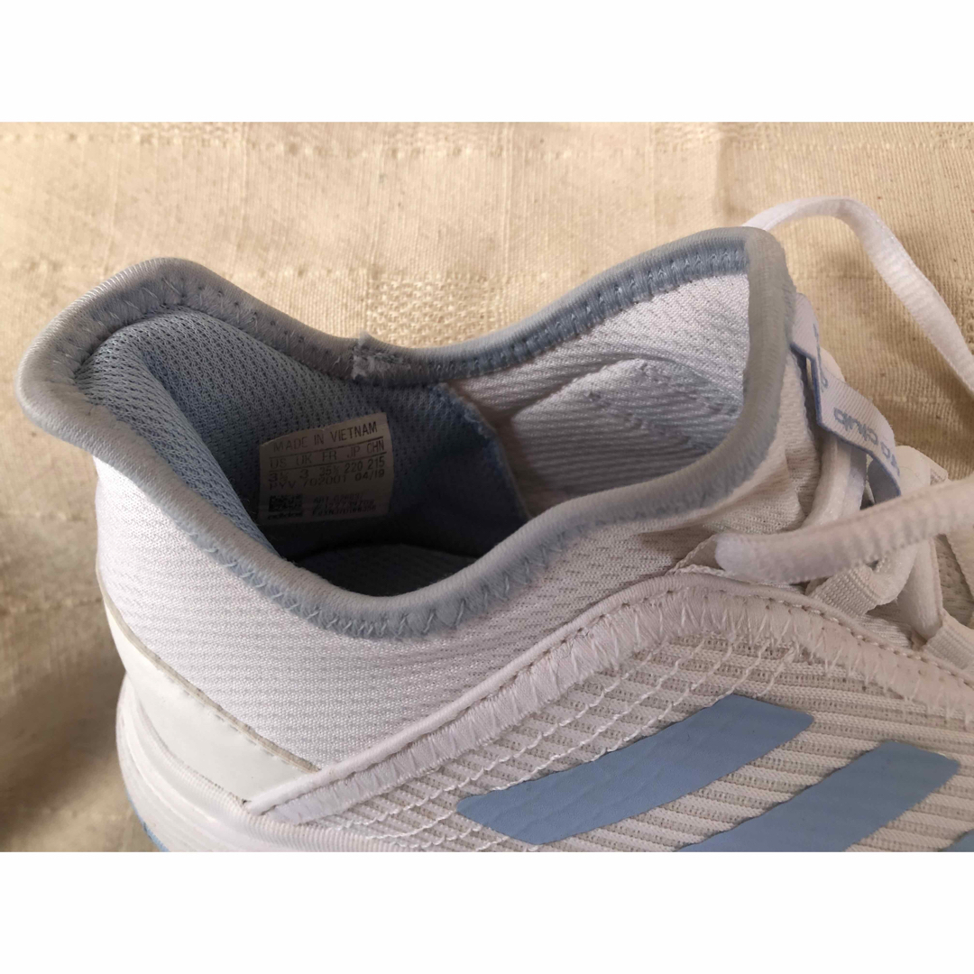 adidas(アディダス)のadidasスニーカー　22.0 キッズ/ベビー/マタニティのキッズ靴/シューズ(15cm~)(スニーカー)の商品写真