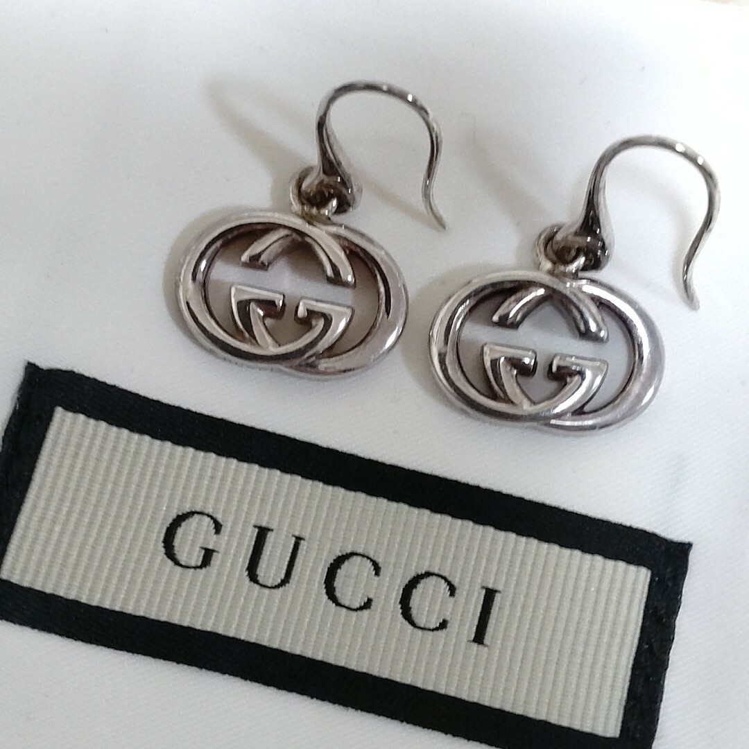 Gucci(グッチ)の【美品】GUCCI グッチ　ピアス　シルバー　アクセサリー 保存袋付き レディースのアクセサリー(ピアス)の商品写真