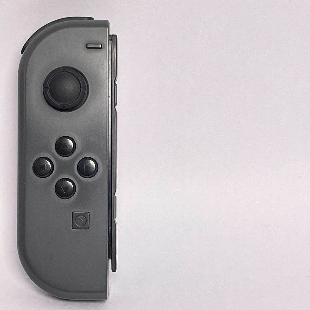 Nintendo Switch(ニンテンドースイッチ)のNintendoSwitch ジョイコン　グレー　左のみ　(L) エンタメ/ホビーのゲームソフト/ゲーム機本体(家庭用ゲーム機本体)の商品写真