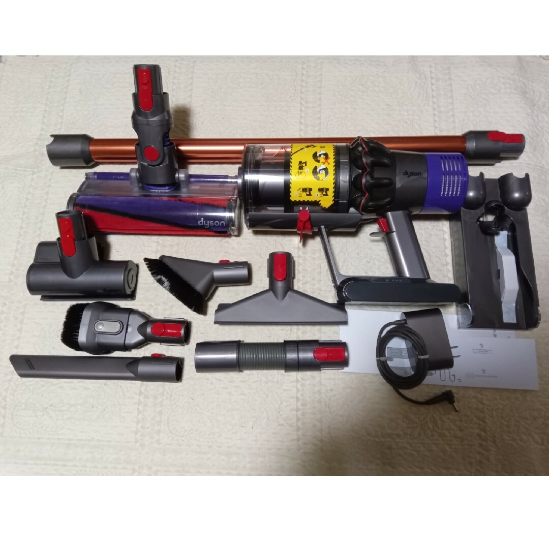 Dyson(ダイソン)の□ダイソン  V10-sv12 fluffyセット□メンテナンス済み/程度美品！ スマホ/家電/カメラの生活家電(掃除機)の商品写真