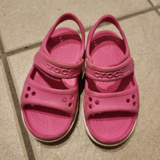 クロックス(crocs)のcrocs サンダル (15.5cm)ピンク(サンダル)