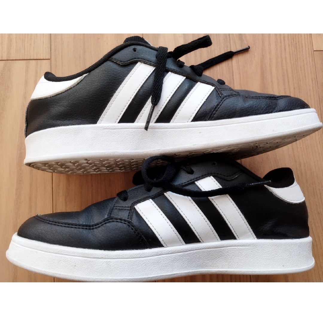 adidas(アディダス)のadidas スニーカー 24cm ジュニア キッズ/ベビー/マタニティのキッズ靴/シューズ(15cm~)(スニーカー)の商品写真