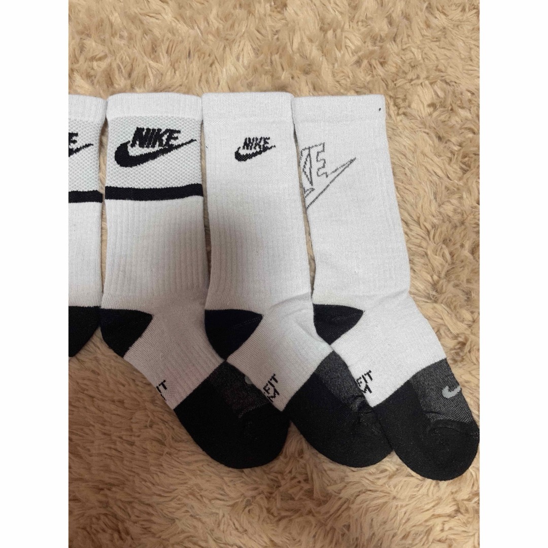 NIKE(ナイキ)のナイキ(NIKE) ハイソックス エブリデイ クルー ソックス  23〜25cm レディースのレッグウェア(ソックス)の商品写真