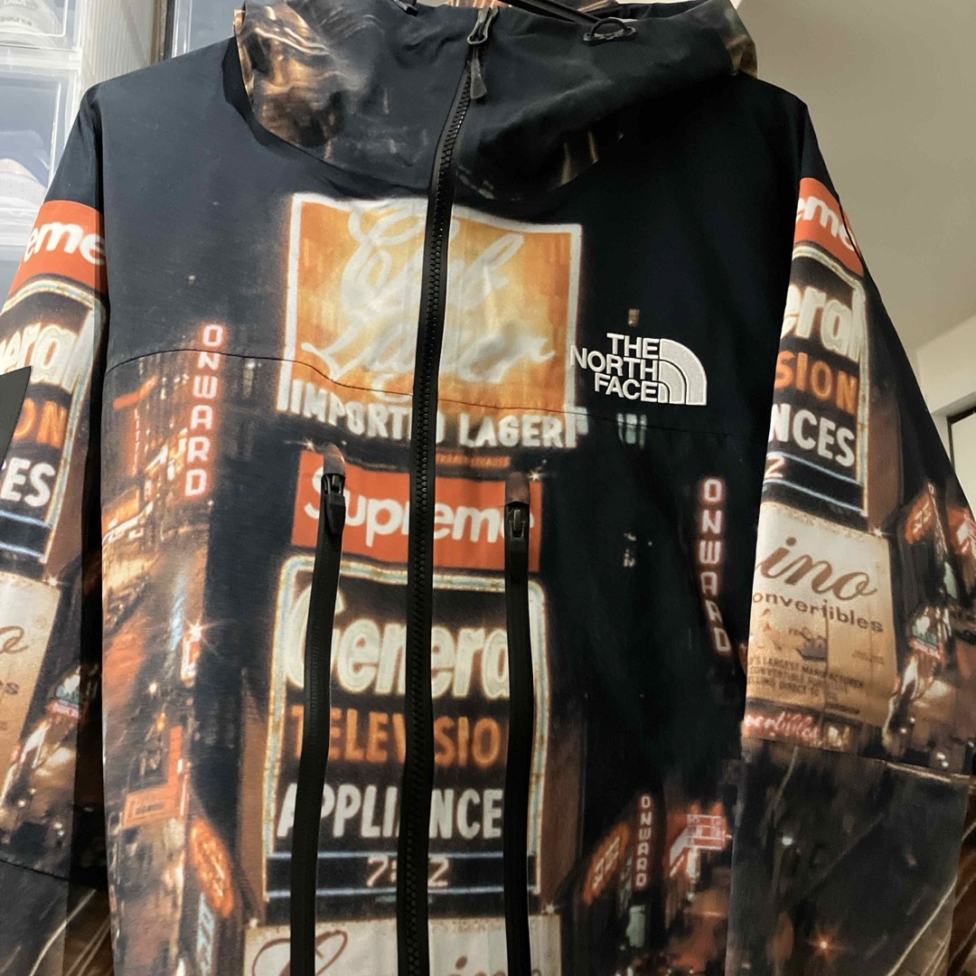 Supreme(シュプリーム)のSupreme The North Face  Times square XL メンズのジャケット/アウター(マウンテンパーカー)の商品写真