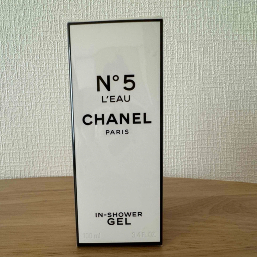 CHANEL(シャネル)の新品未使用 CHANEL シャネルN°5 シャワージェル200ml コスメ/美容のボディケア(ボディソープ/石鹸)の商品写真