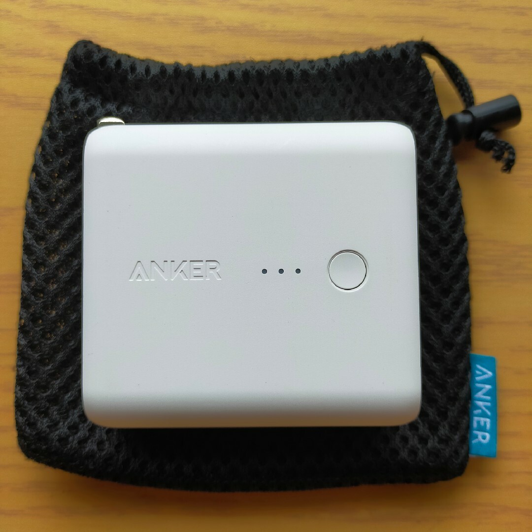 Anker(アンカー)のAnker PowerCore Fusion 5000 ホワイト スマホ/家電/カメラのスマートフォン/携帯電話(バッテリー/充電器)の商品写真