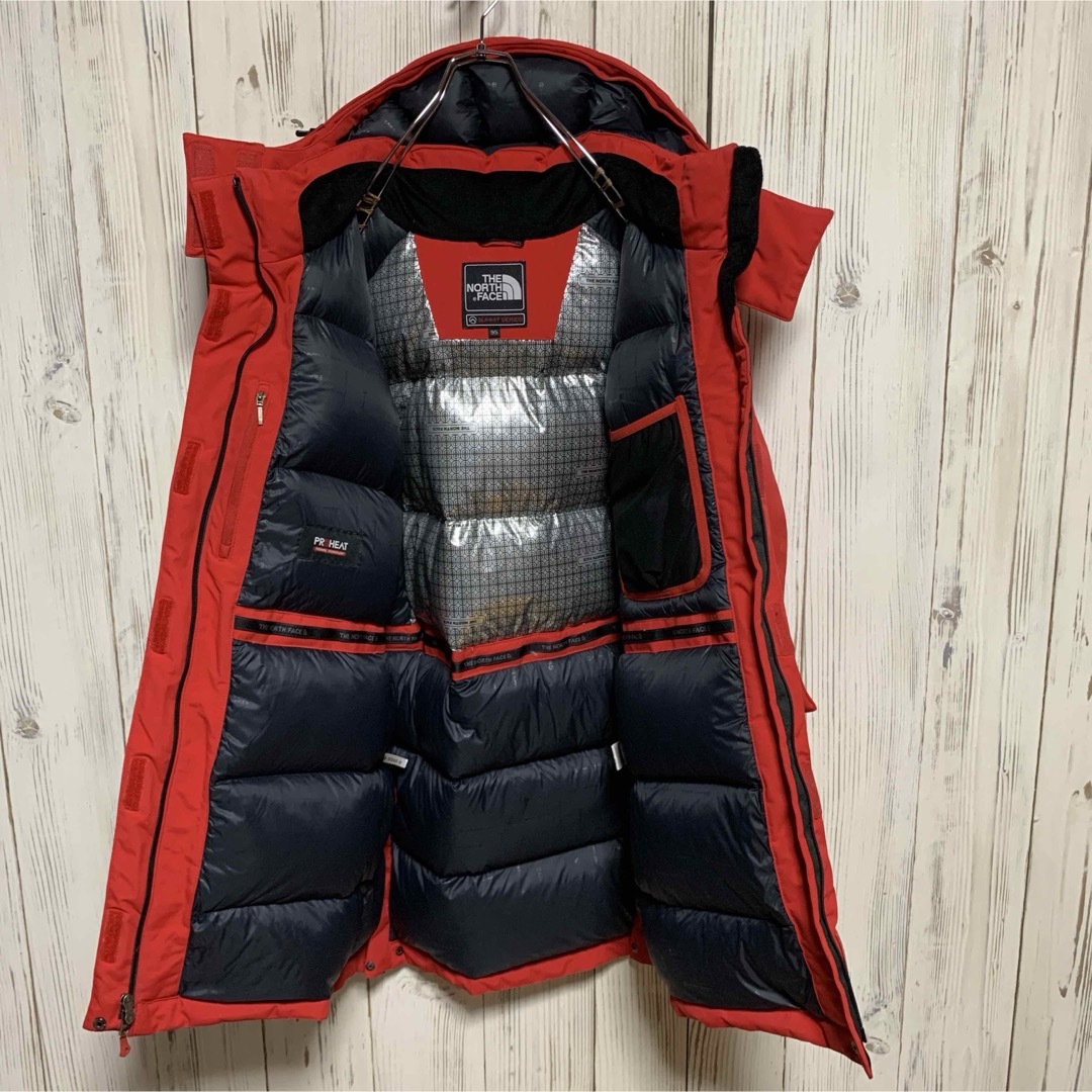 THE NORTH FACE(ザノースフェイス)のノースフェイス　ダウンコート　レッド　サミットシリ－ズ　HYVENT　レディース レディースのジャケット/アウター(ダウンジャケット)の商品写真