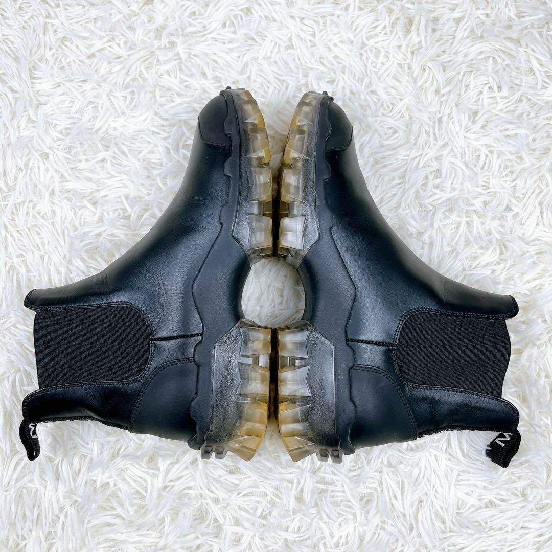 MONCLER(モンクレール)の美品 モンクレール サイドゴア チェルシーブーツ レザー ブラック ロゴ 36 レディースの靴/シューズ(ブーツ)の商品写真