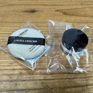 ローラメルシエ(laura mercier)の【試供品ミニサイズ】新品未使用ローラメルシエ　トランスルーセント　パウダー＆パフ(フェイスパウダー)