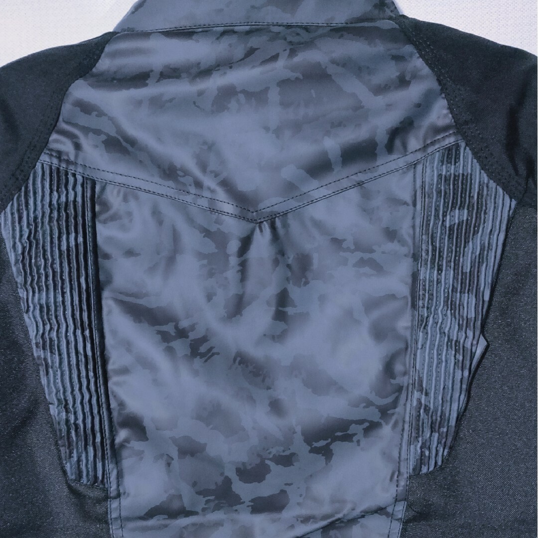 新品 ライダースベスト XL NZカモフラ プロコア ワークマン ウォームベスト メンズのジャケット/アウター(ダウンベスト)の商品写真