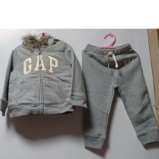 ギャップ(GAP)の★ 新品　GAP フード付パーカーとパンツのセット(ジャケット/上着)