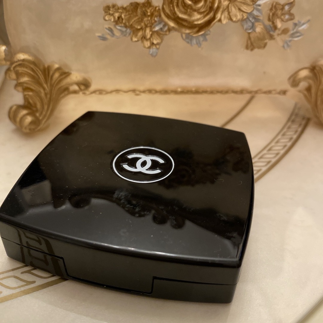 CHANEL(シャネル)のCHANEL アイシャドウ コスメ/美容のベースメイク/化粧品(アイシャドウ)の商品写真