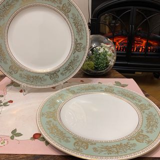 ウェッジウッド(WEDGWOOD)のウェッジウッド  コロンビア　セージグリーン  27cmディナープレート  2枚(食器)