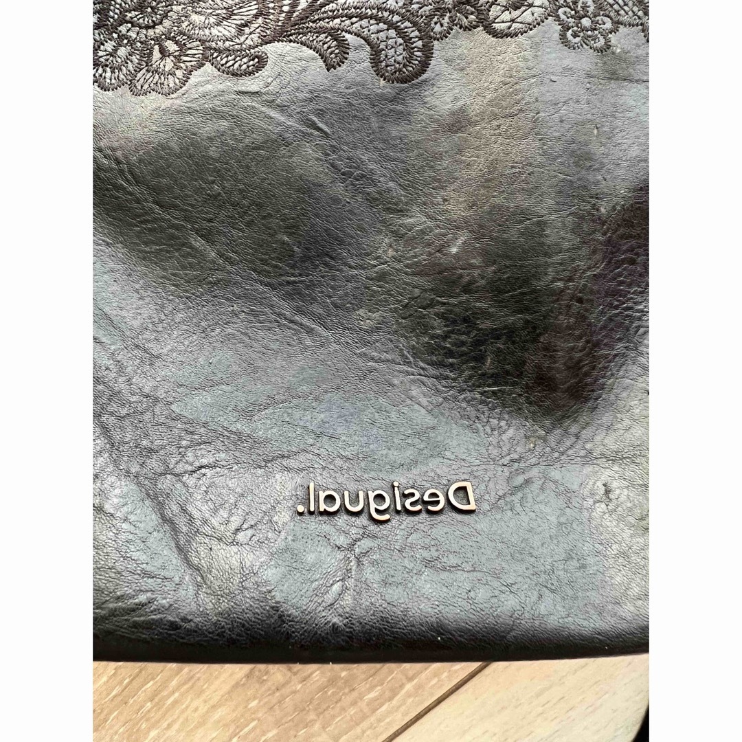 DESIGUAL(デシグアル)のデシグアル　黒　ショルダーバック レディースのバッグ(ショルダーバッグ)の商品写真