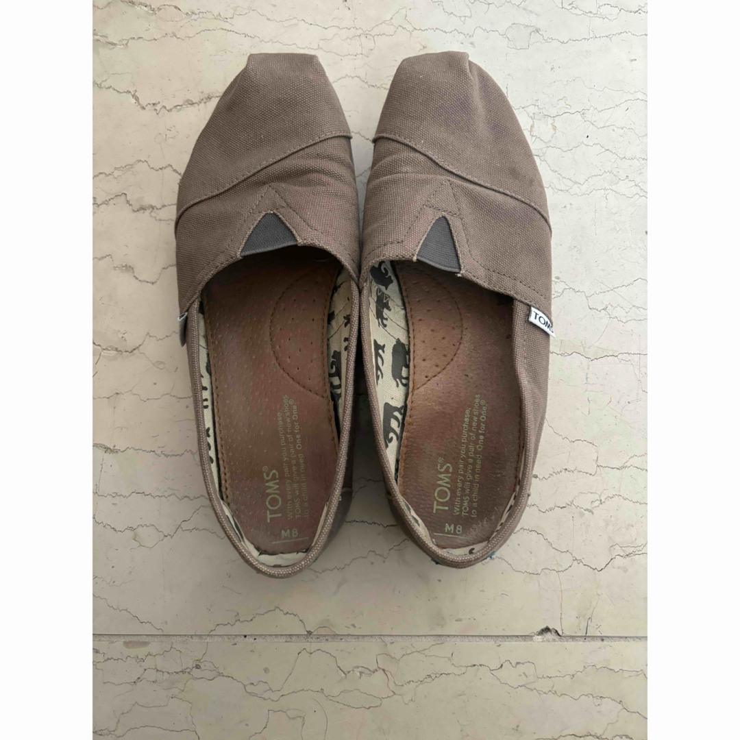 TOMS(トムズ)のトムス　メンズ　シューズ　グレー　M8 メンズの靴/シューズ(スリッポン/モカシン)の商品写真