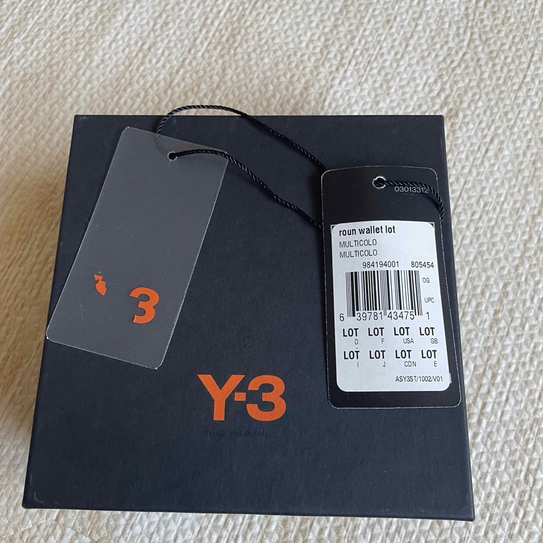 Y-3(ワイスリー)の箱付き Y-3 ヨウジヤマモト アディダス レザーコインケース ホワイト レディースのファッション小物(コインケース)の商品写真