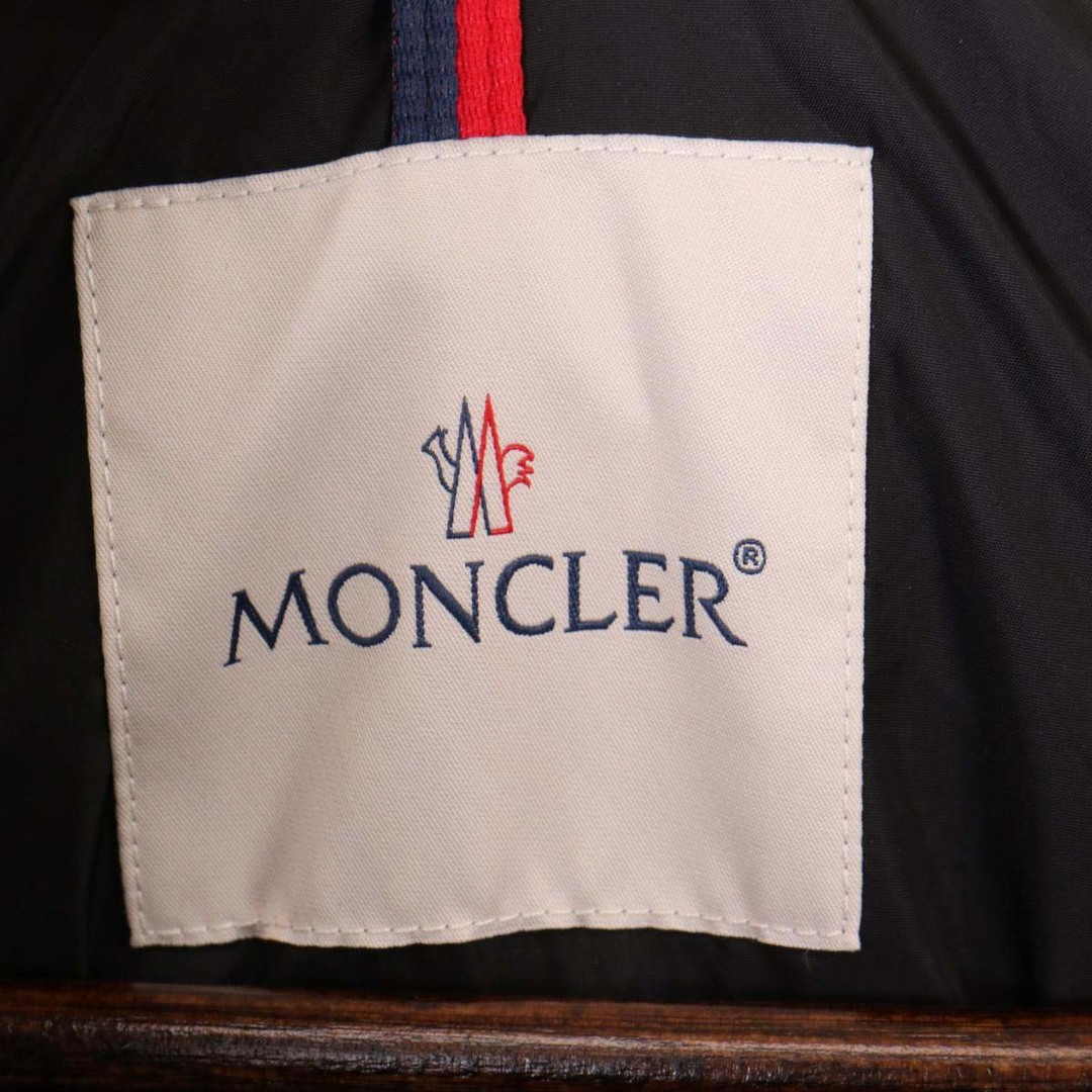 MONCLER(モンクレール)のモンクレール AGDE ドローストリング ジャケット 1B000 06 539YH レディース カーキ MONCLER 【中古】 【アパレル・小物】 レディースのジャケット/アウター(その他)の商品写真