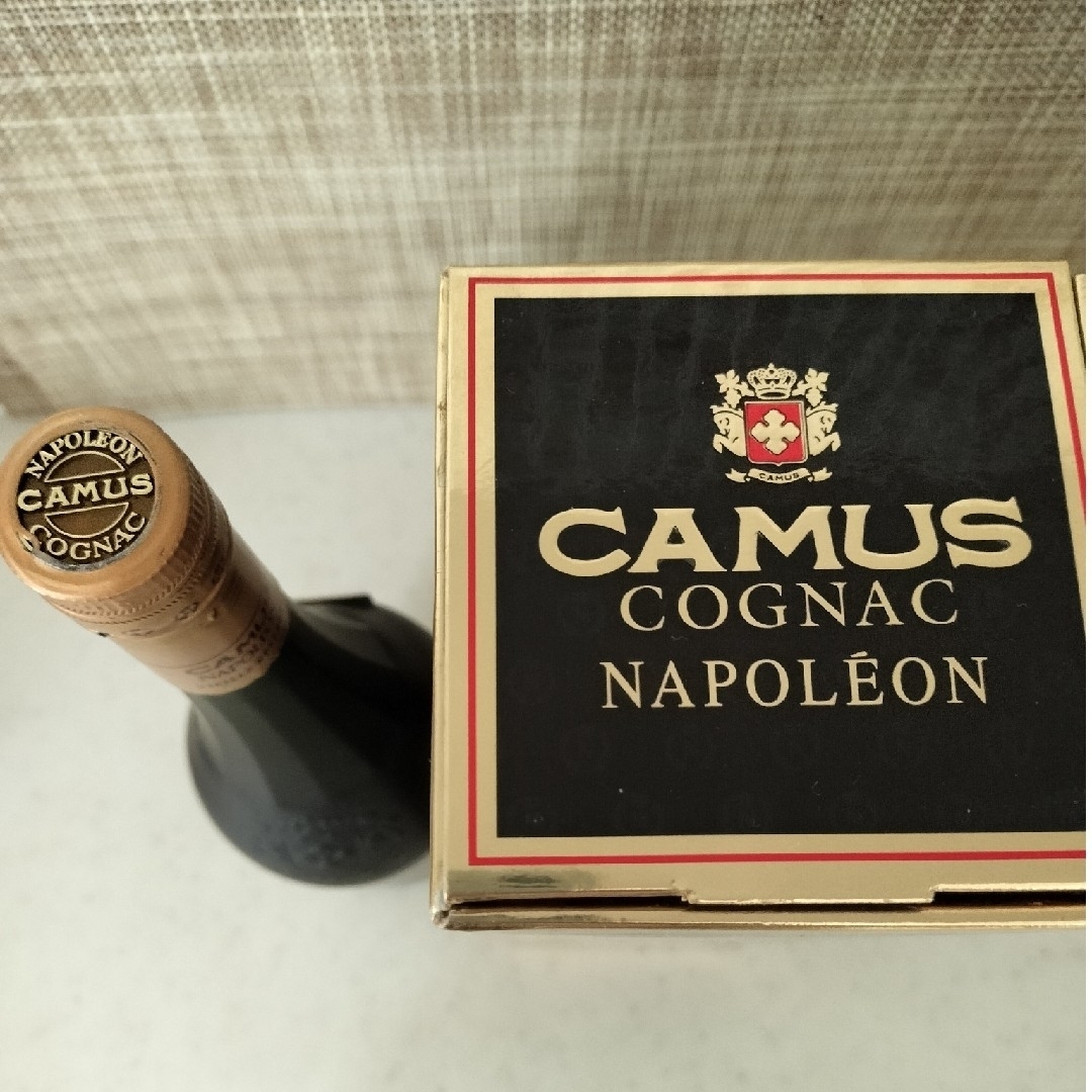 カミュ(カミュ)の【未開封】CAMUS NAPOLEON VIEILLE RESERVE カミュ 食品/飲料/酒の酒(ブランデー)の商品写真