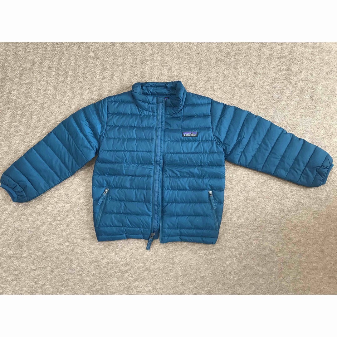 patagonia(パタゴニア)のpatagonia キッズ ダウン ジャケット 5T パタゴニア キッズ/ベビー/マタニティのキッズ服男の子用(90cm~)(ジャケット/上着)の商品写真