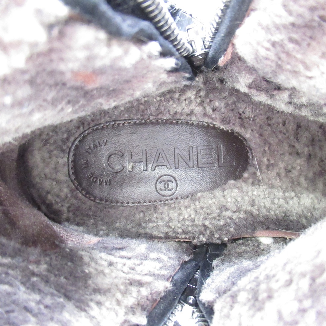 CHANEL(シャネル)のシャネル ムートン ショートブーツ ブーツ レディースの靴/シューズ(ブーツ)の商品写真