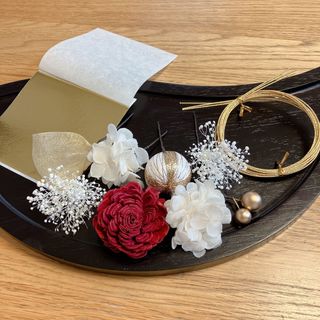 和玉　ドライフラワー　かすみ草　あじさい　レッド　髪飾り　金箔　水引　卒業式(ヘアアクセサリー)