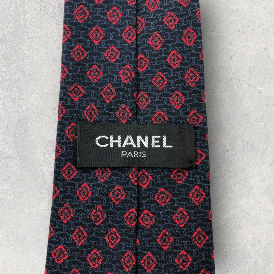 CHANEL(シャネル)の【5727】美品！CHANEL　ネクタイ　ブラック×レッド系　ココマーク メンズのファッション小物(ネクタイ)の商品写真