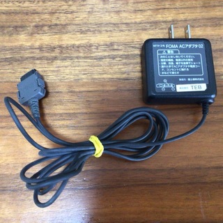 NTTドコモ　FOMA ACアダプタ02(バッテリー/充電器)
