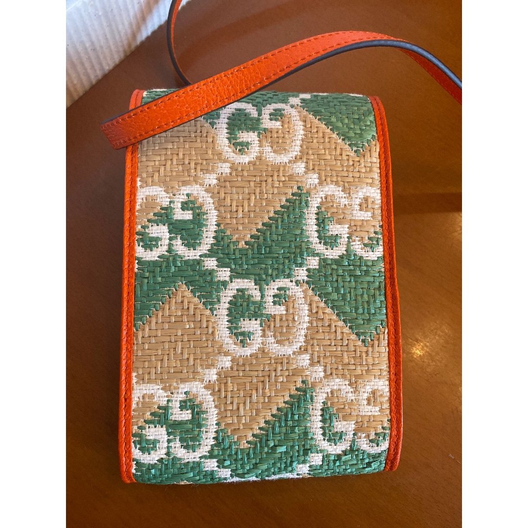 Gucci(グッチ)のGUCCI スマホショルダーバッグ レディースのバッグ(ボディバッグ/ウエストポーチ)の商品写真