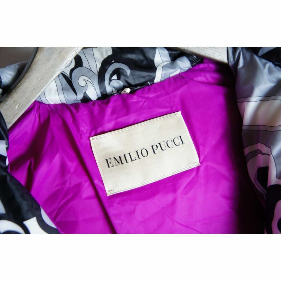 EMILIO PUCCI(エミリオプッチ)の国内正規 Emilio Pucci 総柄 ダウン ジャケット 黒815N▲ レディースのジャケット/アウター(ダウンジャケット)の商品写真