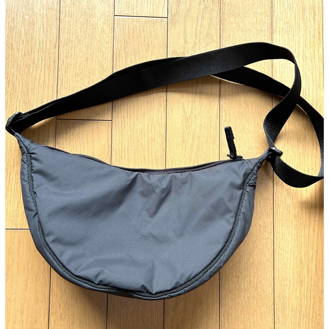 UNIQLO(ユニクロ)のUniqlo ラウンドミニショルダーバッグ　[ユニクロ] レディースのバッグ(ショルダーバッグ)の商品写真