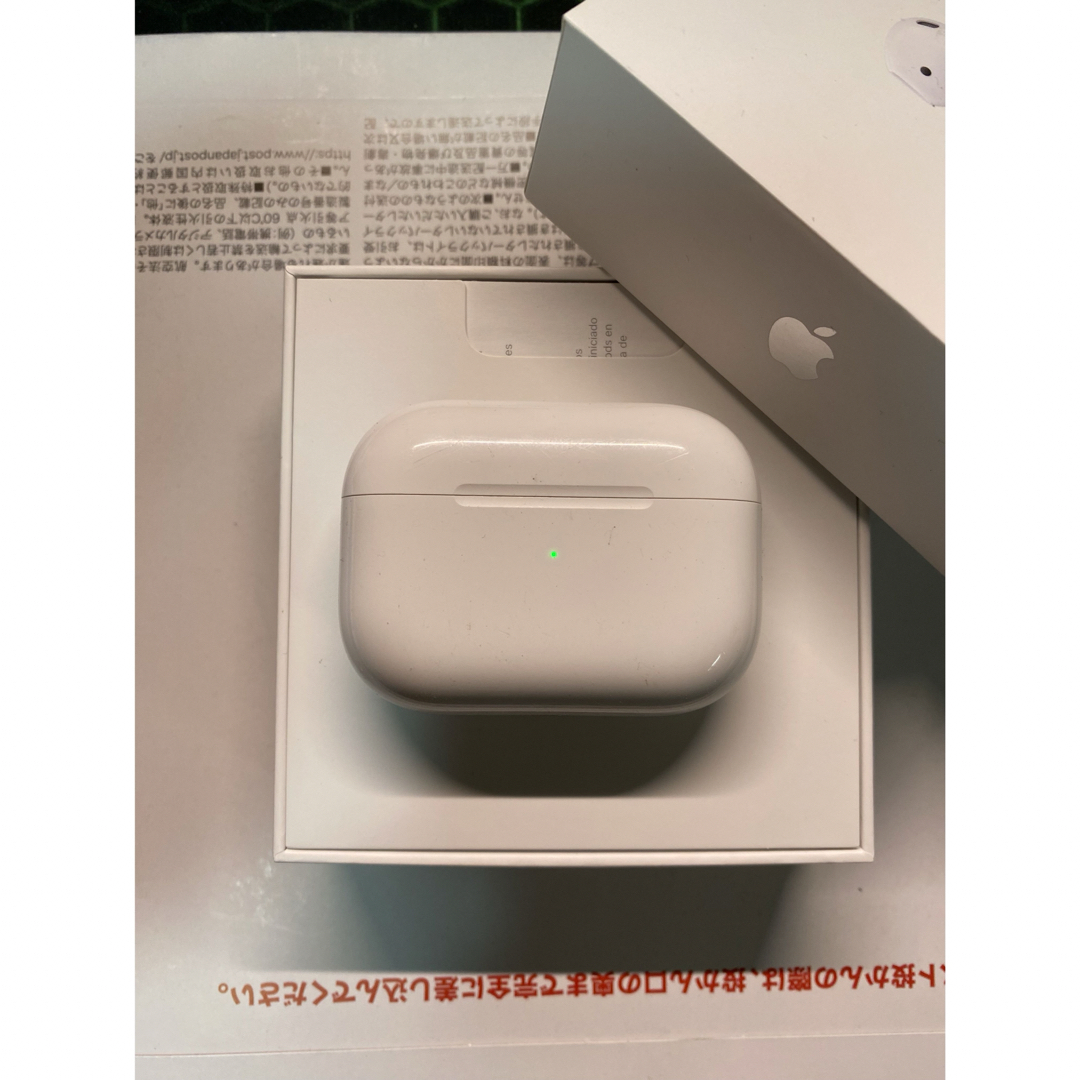 Apple - Apple AirPods Pro 第2世代 充電ケース lightningの通販 Apple - Apple AirPods Pro 第2世代 充電ケース lightningの通販