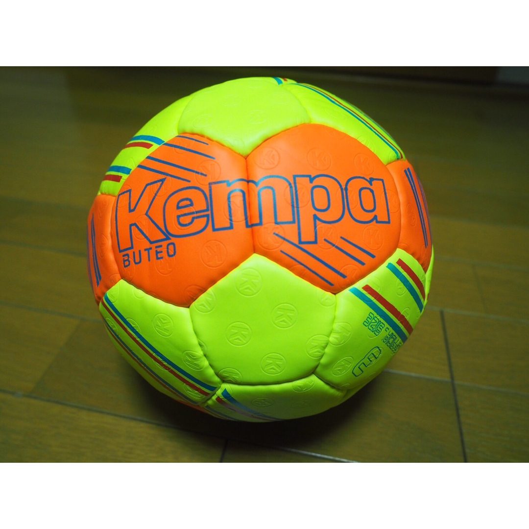 molten(モルテン)の【ハンドボール】Kempa（ケンパ）Buteo３号球 オレンジ・イエロー スポーツ/アウトドアのサッカー/フットサル(ボール)の商品写真