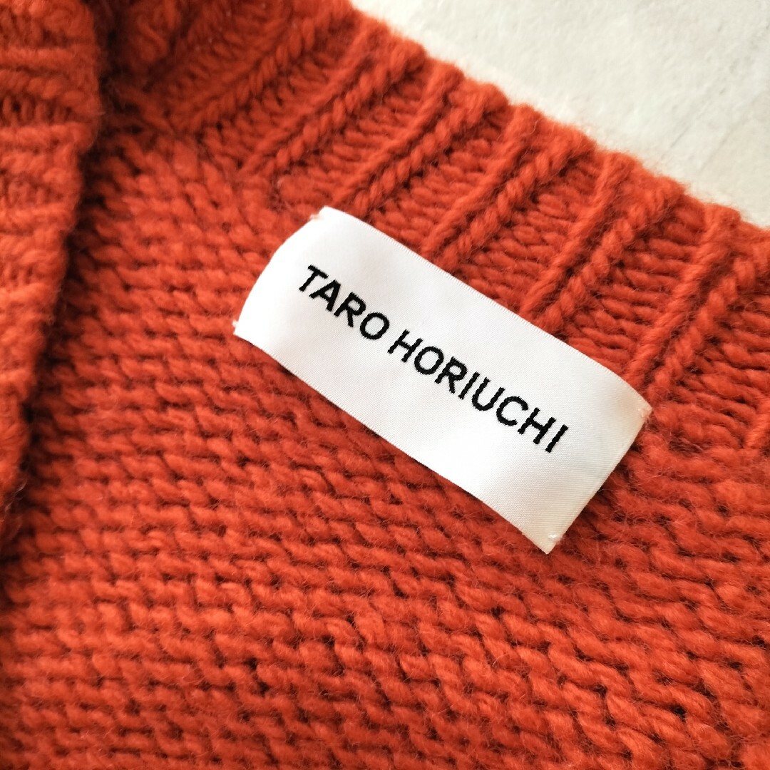 TARO HORIUCHI(タロウホリウチ)のタロウホリウチ　ダメージデザインカーディガン　オレンジ　ウール　オーバーサイズ レディースのトップス(カーディガン)の商品写真