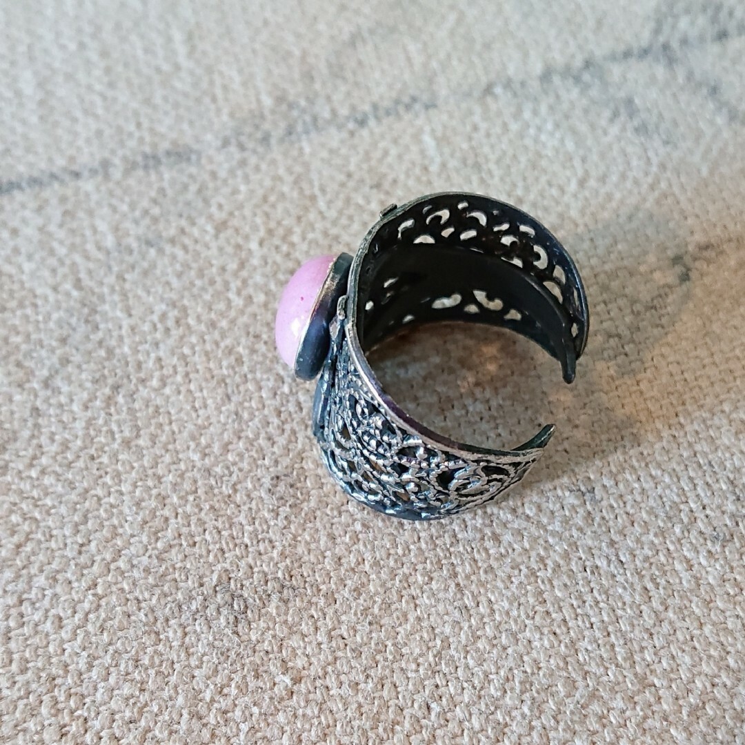 ピンク×透かしデザイン ヴィンテージ リング No.1152 レディースのアクセサリー(リング(指輪))の商品写真